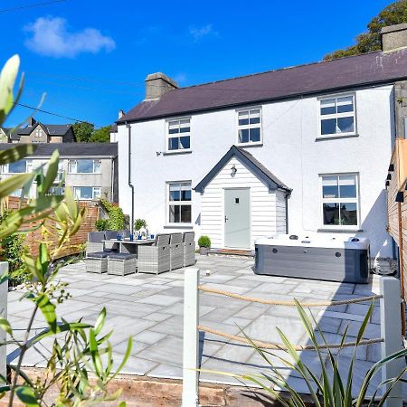Tyr Ysgol Pwllheli Exterior foto